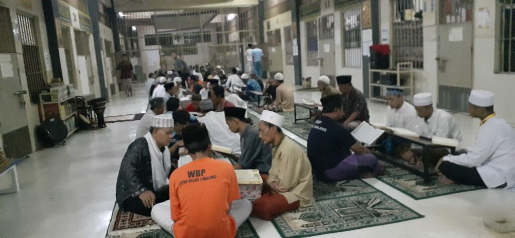 Muliakan Bulan Suci Ramadhan Lantunan Ayat Alquran Selalu Terdengar Di