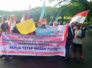 Mahasiswa asal Papua di Malang melakukan aksi demo. Mereka berikrar cinta NKRI.