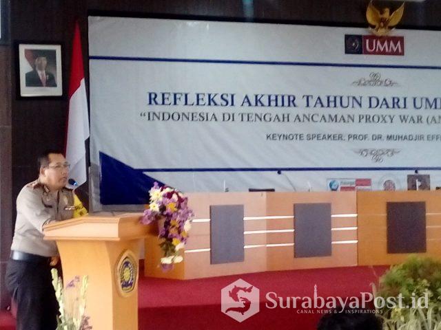 IMG-20181227-WA0081 Kapolsek Lowokwaru Kompol Pujiyono saat mewakili Kapolres Malang Kota AKBP Asfuri SIK MH dalam Seminar Kebangsaan di Gedung Kuliah Bersama IV Kampus III Universitas Muhammadiyah Malang (UMM), Kamis (27/12/2018)