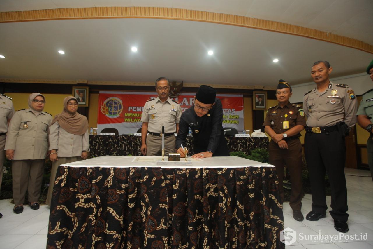 Wali Kota Malang Sutiaji saat di Kantor BPN Kota Malang dalam acara penandatanganan pakta integritas dan deklarasi zona bebas korupsi.