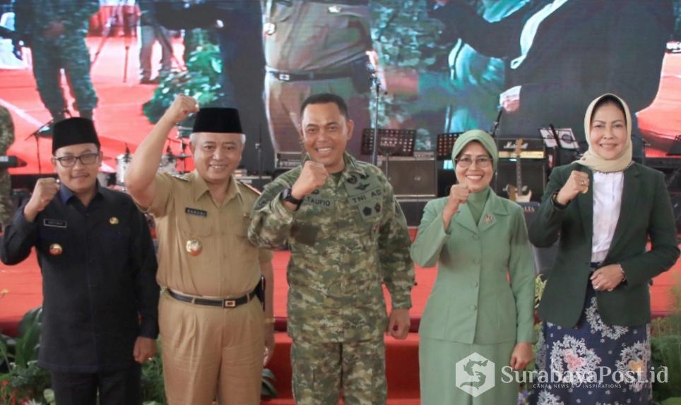 Tiga Kepala Daerah di Malang Raya saat menghadiri Sertijab Pangdivif 2 Kostrad.