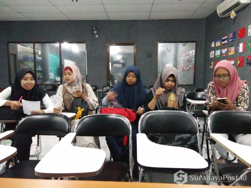 Lima mahasiswi IBU Malang ini dinyatakan lulus seleksi mengajar di Thailand.