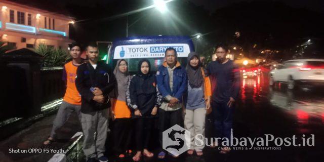 IMG-20190120-WA0028 Relawan Malang Raya saat menjemput jenazah Endah Prihatin (39), Warga Muharto, Kedungkandang, Kota Malang yang terlantar di Bali.