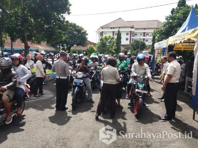 IMG-20190128-WA0086 Satlantas Polres Malang Kota, Dishub Bersama Bapenda Jatim saat menggelar operasi gabungan di Kota Malang.