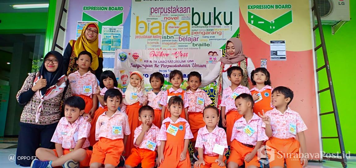 Siswa TK Lab UM saat di Perpustakaan Umum Kota Malang 