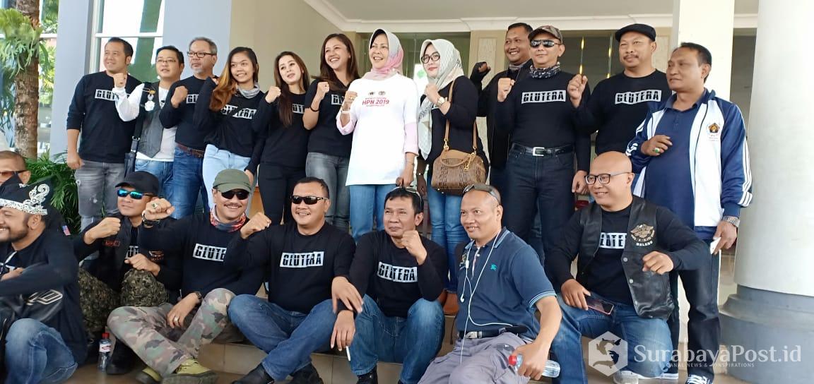 Wali Kota Batu Hj Dewanti Rumpoko bersama PWI Malang Raya dan HDCI Malang.