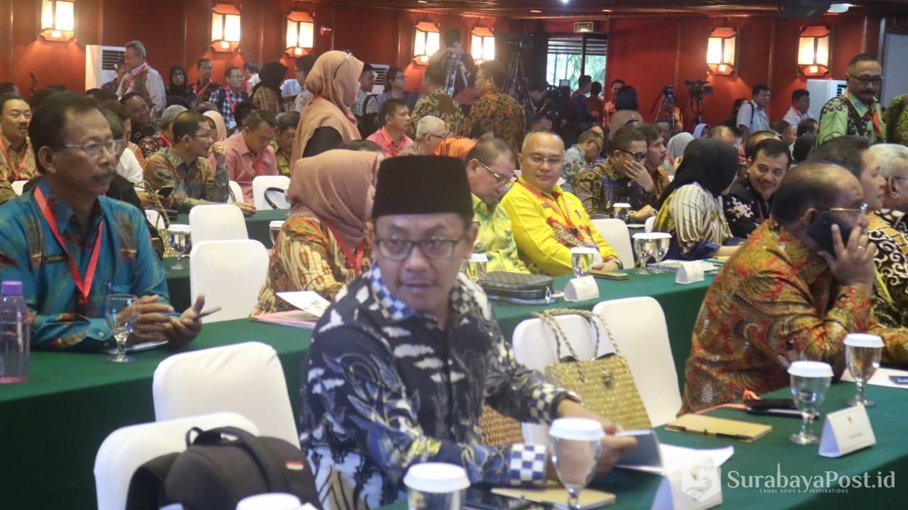 Wali Kota Sutiaji mengikuti rapat kerja dengan Menko Kemaritiman dan Menteri Lingkungan Hidup.