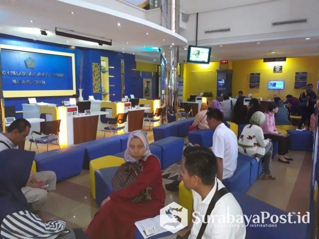 IMG-20190227-WA0075 Petugas KPP Pratama Malang Utara cukup sibuk kala memberikan pelayanan kepada masyarakat dalam pelaporan SPT.