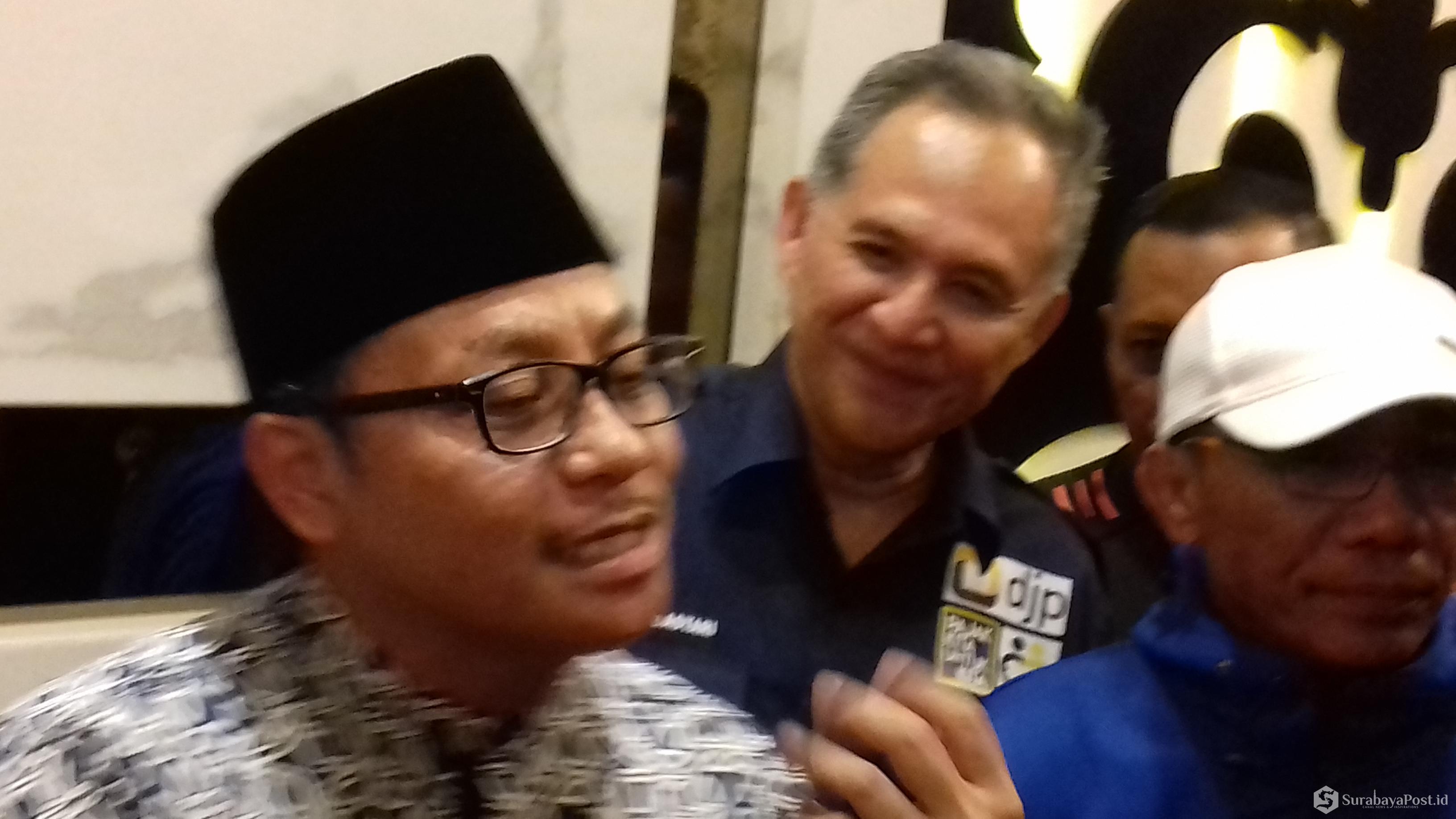 Walikota Malang Sutiaji (kiri) bersama Kepala DJP Malang Utara Rudi G Bestari dan Kepala BP2D Kota Malang Ade Herawanto.