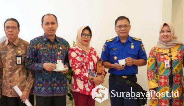 IMG-20190319-WA0046 Kabag Humas Pemkot Batu, Suliyanah (tengah) bersama beberapa SKPD Pemkot Batu disela-sela FGD Musrenbang 2019.