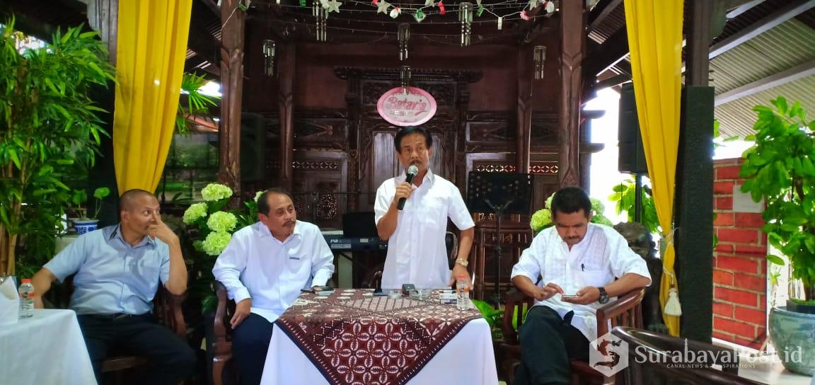Mantan Wali Kota Malang Peni Suparto saat bersilaturahmi dengan wartawan di Batavia Resto.