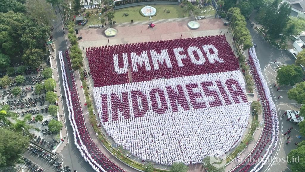 Komitmen UMM untuk Indonesia yang dimanefestasikan lewat defile dalam satu kegiatan.