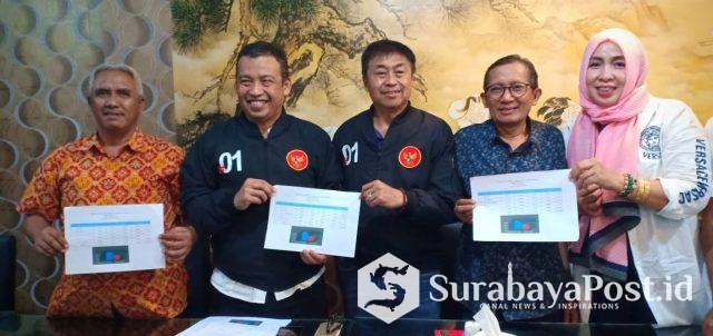 IMG-20190422-WA0117 Ketua TKD Kota Malang, Wanedi (dua dari kiri) bersama TKD Batu dan Kabupaten Malang saat menggelar konferensi pers terkait perolehan Suara Pilpres untuk pasangan 01 di kawasan Malang Raya, Senin (22/4/2019).