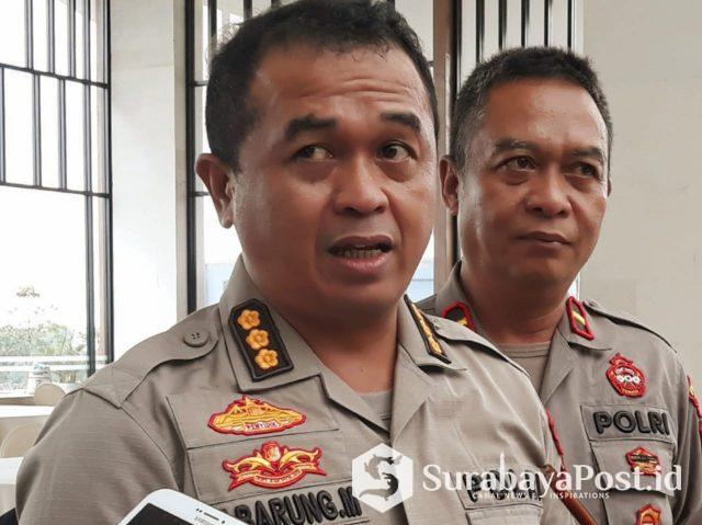IMG-20190428-WA0107 Kabid Humas Polda Jatim, Kombes Pol Frans Barung Mangera didampingi Kasubag Humas Polres Batu, Ipda Ivandi Yudistiro