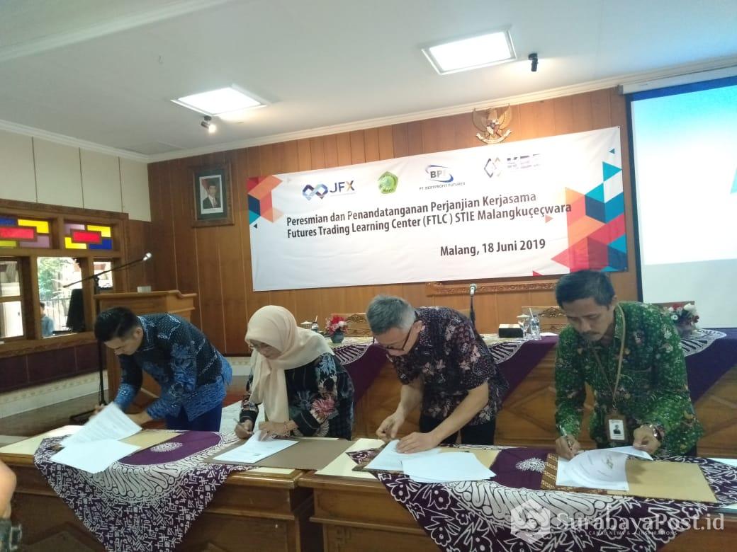 BPF bersama JFX dan KBI Gandeng STIE Malangkucecwara melakukan penandatanganan MoU terkait kerjasama dan peresmia FTLC.