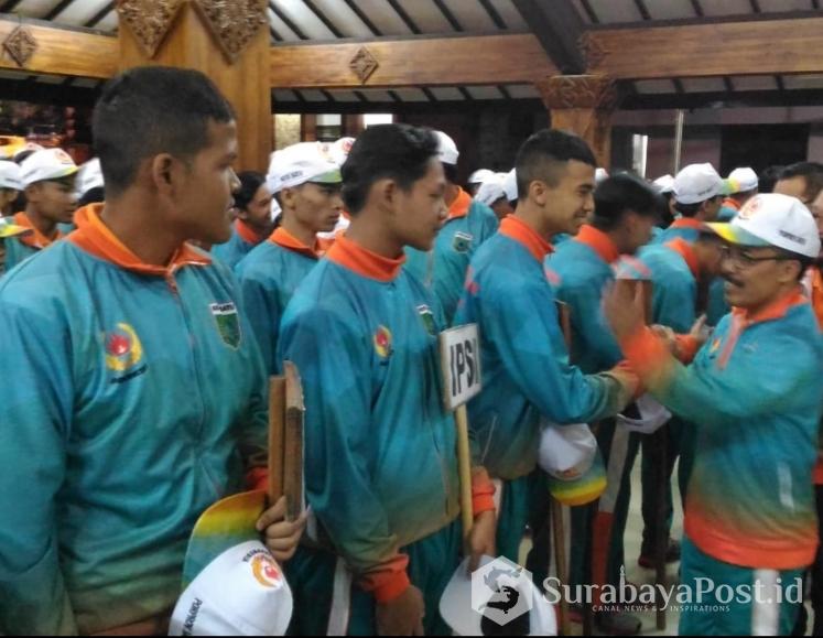 Wawali Punjul Santoso memberikan semangat pada ratusan atlet Kota Batu yang bakal berlaga di ajang Porprov Jatim.