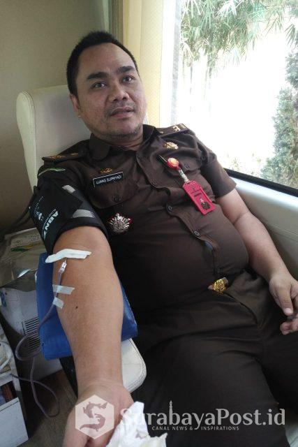 Kasi Pidsus, Ujang Supriyadi salah satu pendonor darah dari kalangan Kejaksaan Negeri Kota Malang