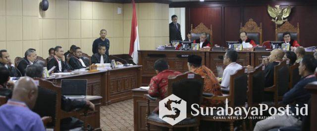 Suasana persidangan terkait PHPU legislatif di MK