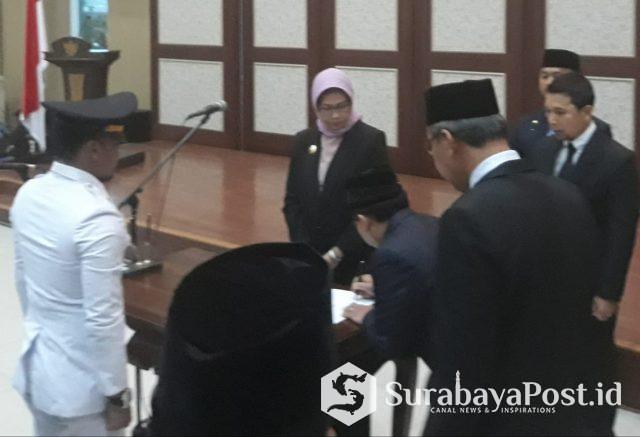 IMG-20190711-WA0110 Wali Kota Batu Dewanti Rumpoko melantik dan mengambil sumpah para pejabat eselon III dan IV yang dimutasi.