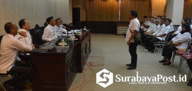 Motifasi Honorer, Bupati Gresik Naikkan Gaji Pegawai Non PNS | SurabayaPost