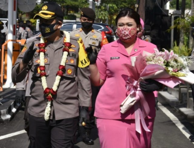 Sertijab Kapolres Batu Digelar Sederhana Karena Covid-19 | SurabayaPost