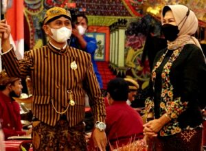 Supriyanto, bersama Dewanti Rumpoko