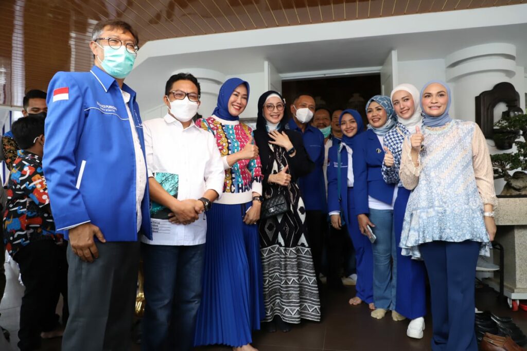 Wakil Ketua Majelis MPR RI, Zulkifli Hasan beserta rombongan, saat berkunjung ke Rumah Dinas Wali Kota Malang, Sutiaji