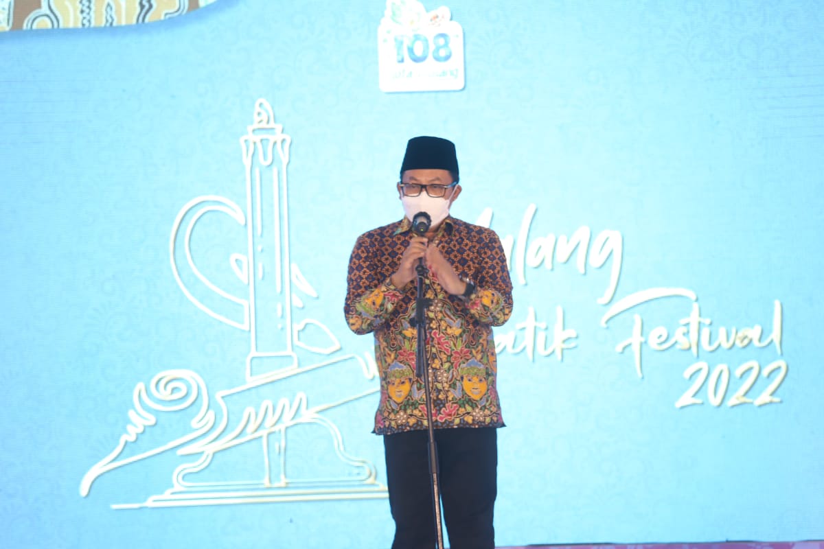 Walikota Malang, H Sutiaji, memberikan sambutan dalam gelaran Malang Batik Festival