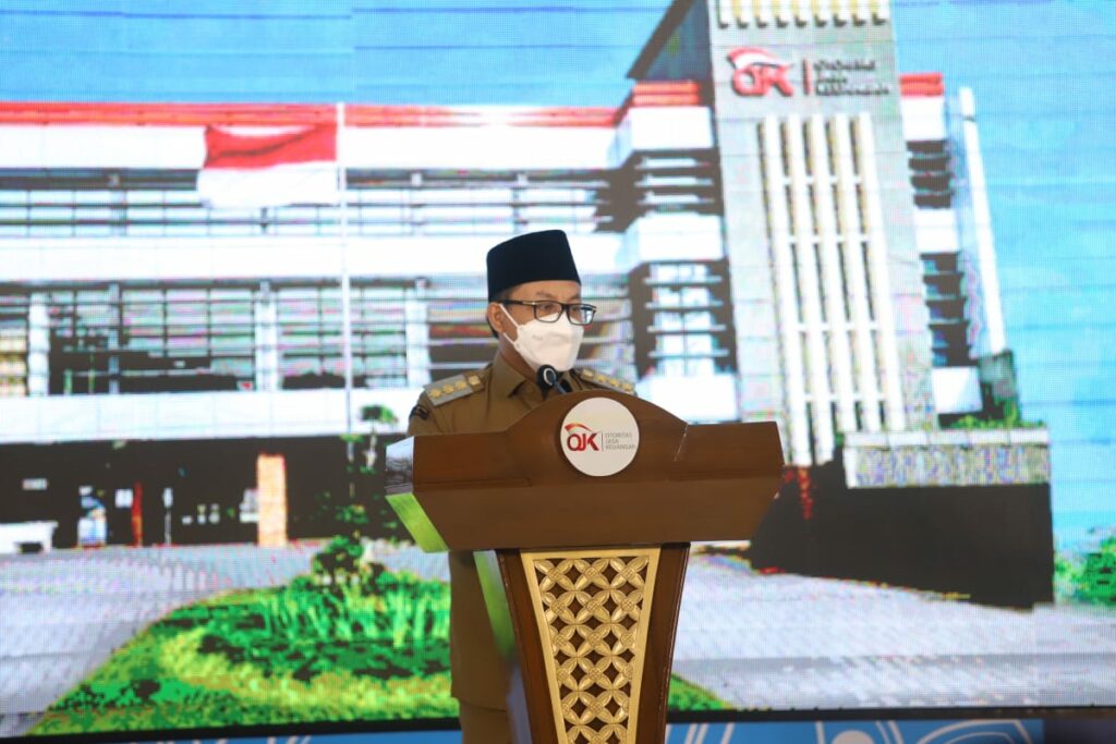 Walikota Malang, H Sutiaji, memberikan sambutan di acara peresmian kantor OJK Malang