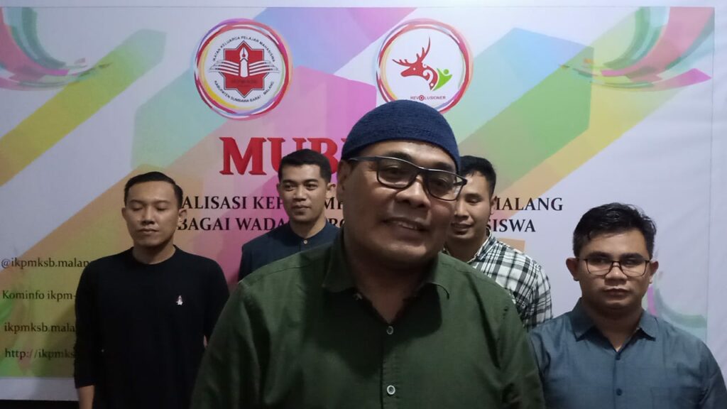 H Sumardhan SH, MH, memberikan keterangan kepada wartawan disela buka puasa bersama IKPM KSB Kota Malang