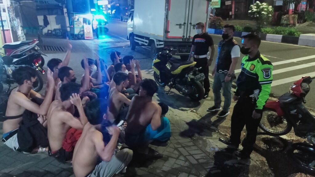 Para pemuda yang terindikasi balapan liar diamankan Satlantas Polresta Malang Kota (ist)