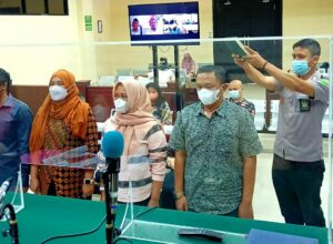 Para saksi ketika disumpah di PN Tipikor Surabaya