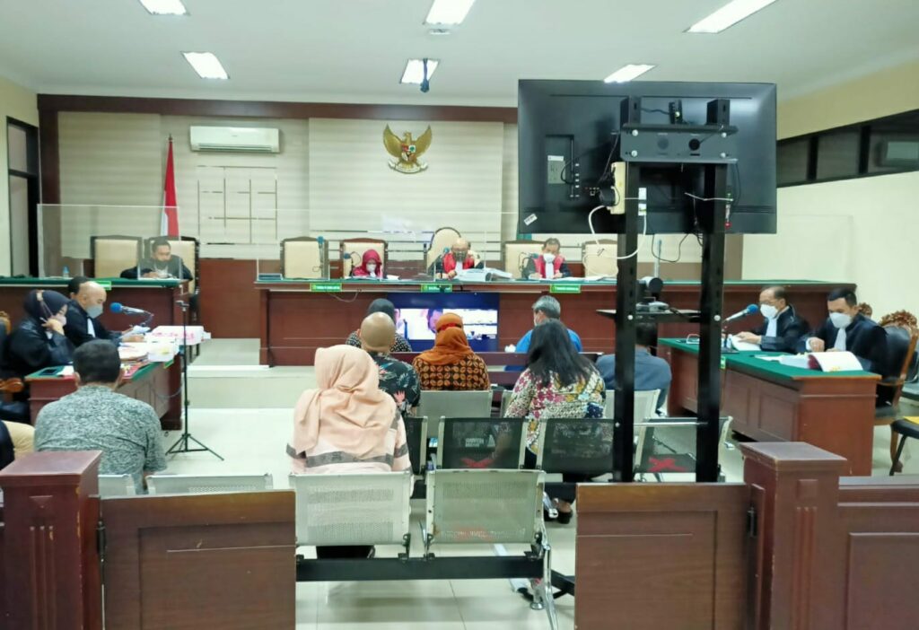 Para saksi yang dihadirkan dalam sidang dugaan korupsi SMAN Batu, di PN Tipikor Surabaya