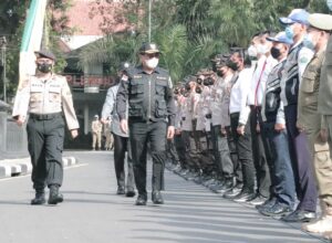 Wakil Walikota Malang, Sofyan Edi Jarwoko memimpin apel gelar pasukan operasi ketupat semeru 2022