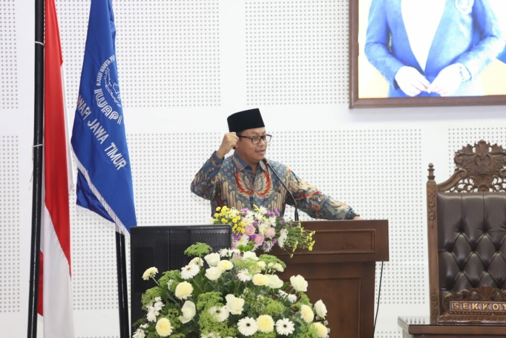 Walikota Malang, H Sutiaji, memberikan sambutan di hadapan pengurus DPC IWAPI Kota Malang periode 2021 - 2026. (ist)