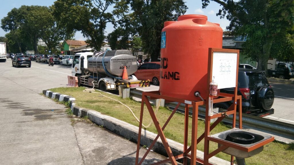 Layanan tangki air gratis Perumda Tugu Tirta ke sejumlah Pos Pantau, Pos Pam dan Pos Yan (ist)