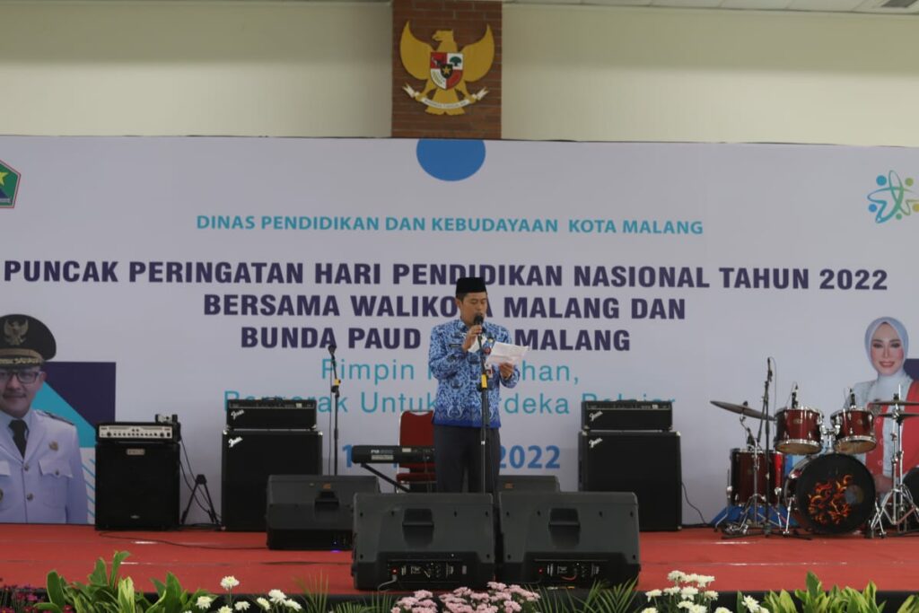 Walikota Malang, H Sutiaji saat memberikan wejangan di hadapan para Kepala Sekolah SD di acara Halal Bihalal
