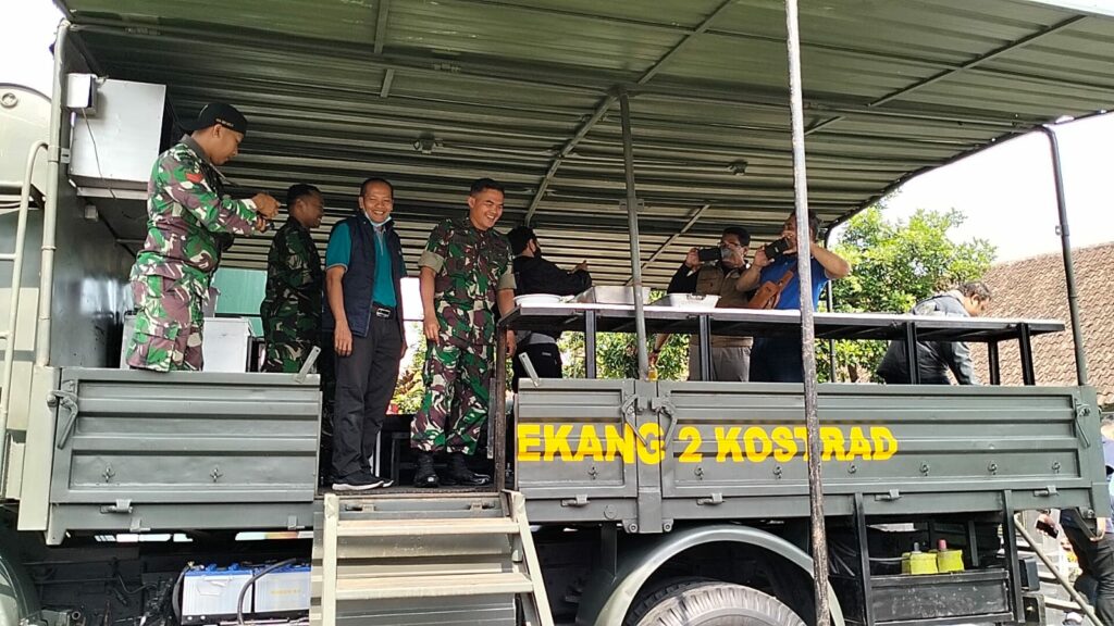 Kendaraan dapur lapangan Batalyon Bekang 2 Kostrad hasil inovasi Komandan Batalyon Letkol Firmanuddin
