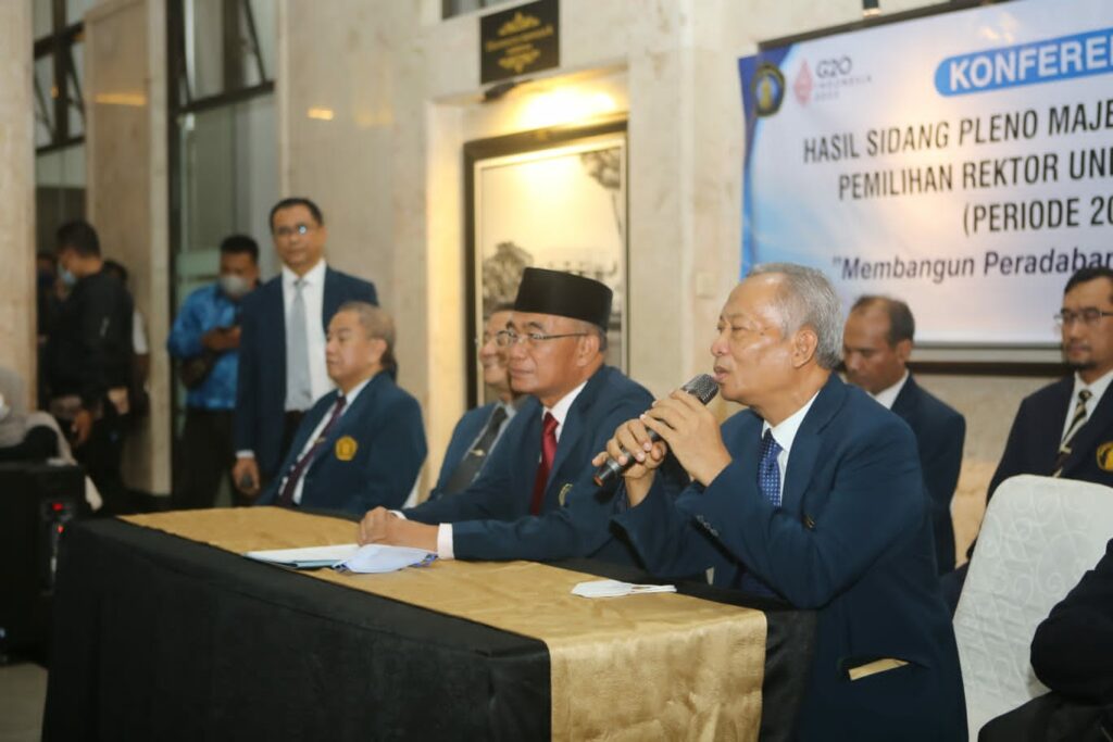 Sidang Pleno Majelis Wali Amanat (MWA), di Gedung Rektorat UB, lantai 6, menetapkan Prof Widodo, S.Si.,M.Si.,Ph.D.Med.Sc rektor terpilih UB periode 2022-2027