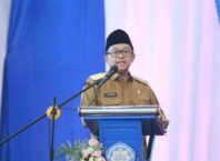 Walikota Malang, H Sutiaji saat menjadi pembicara dalam talkshow di Expo Produk Inovasi dan Penguatan Link & Match IDUKA yang merupakan rangkaian Dies Natalis Politeknik Negeri Malang (Polinema