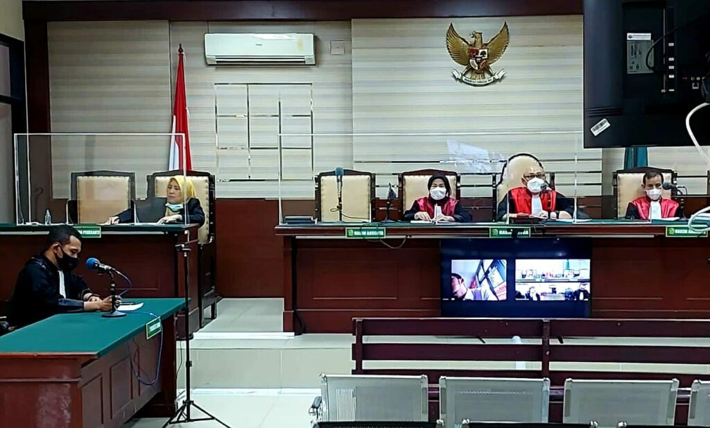 Sidang putusan dua terdakwa yang digelar di Pengadilan Negeri Tipikor Surabaya (ist)
