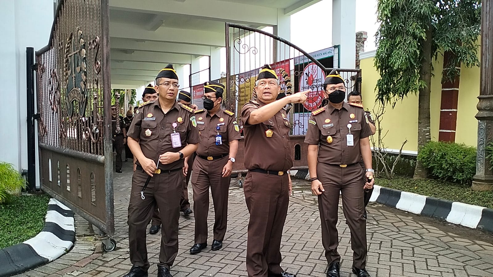 Tim penilaian internal Kejaksaan Agung RI, yang dipimpin Inspektur III, Firdaus Dewilmar, melakukan pengecekan kesiapan Kejari Kota Malang dalam rangka meraih WBK