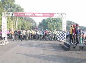 Gowes TNI bersama Polri Se - Malang Raya diberangkatkan oleh Waka Polresta Malang Kota, AKBP Deny Heriyanto dan Danrem 083/Bdj Kolonel Inf Yudhi Prasetiyo (ist)