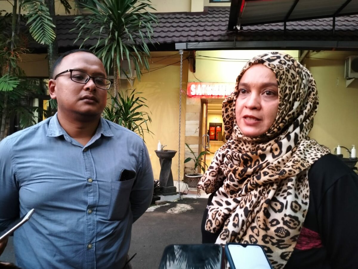 Yassiro Ardhana Rahman, kuasa hukum Ketua DPD Perindo Kota Malang, Laily Fitriyah Liza Min Nelly, saat ditemui awak media di Polresta Malang Kota, pada Selasa (30/05/2022) malam.