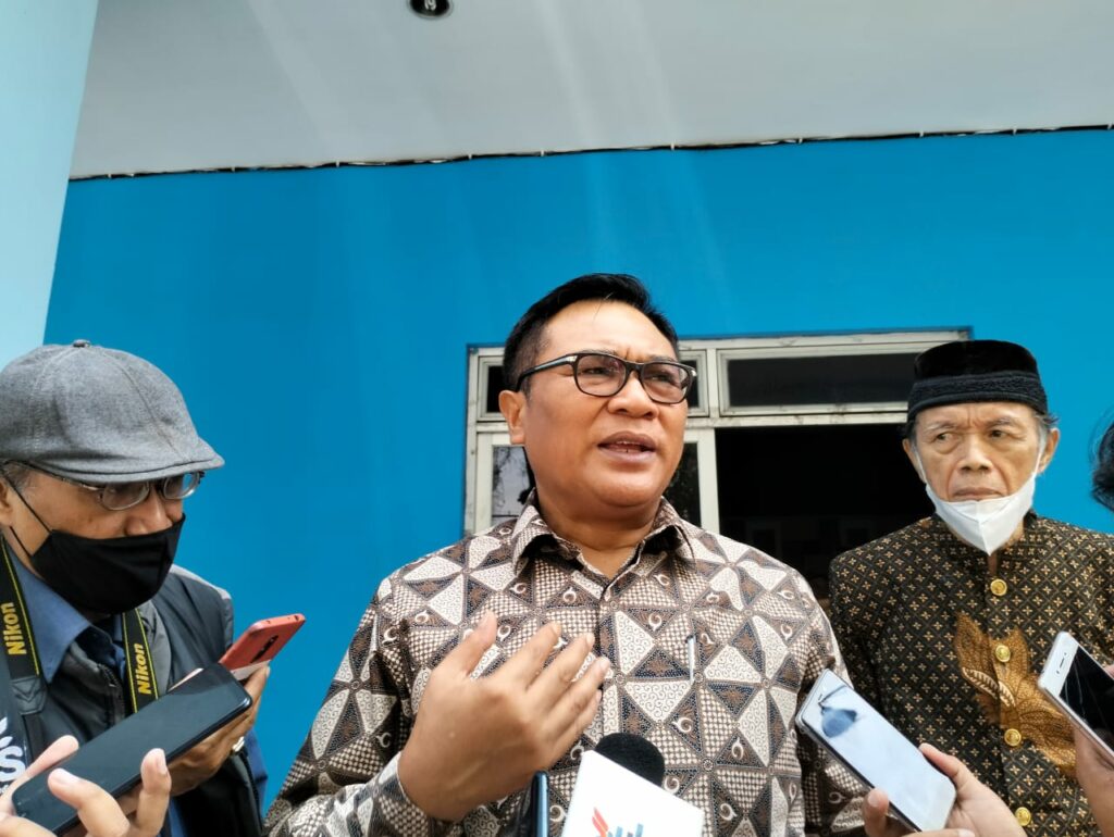 Wakil Walikota Malang, H Sofyan Edi Jarwoko memberikan keterangan kepada wartawan