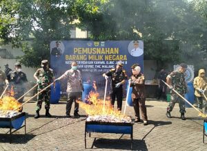 Jutaan batang rokok ilegal dimusnahkan oleh Kanwil DJBC Jawa Timur II pada periode tahun 2021 dan 93 penindakan yang dilakukan  KPPBC TMC Malang pada periode  Januari sampai  Mei 2022