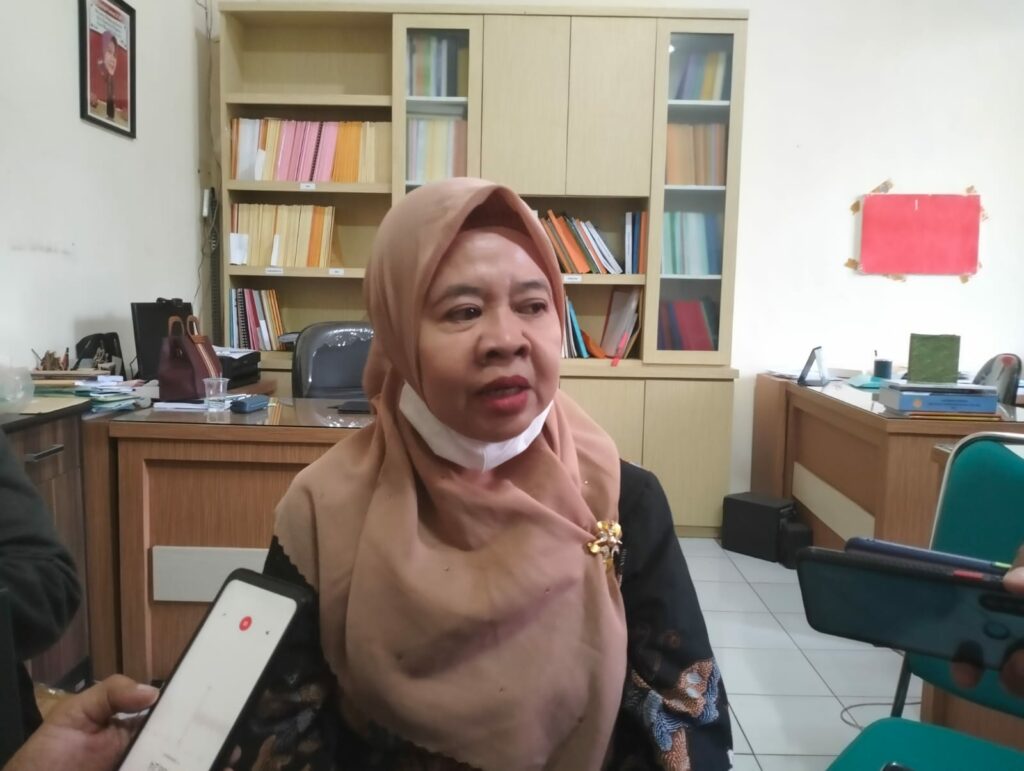 Kepala LPPM Unidha Malang, Dr. Eny Dyah Yuniwati. SP. MP, memberikan keterangan kepada wartawan atas raihan penghargaan dari LLDIKTI Wilayah VII Jatim
