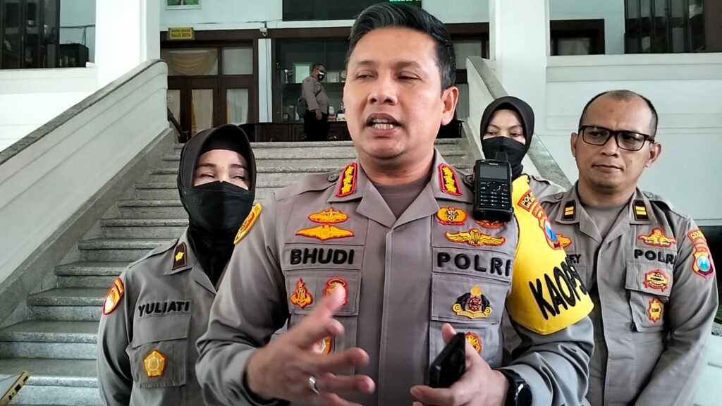Kombes Pol Budi Hermanto memberikan keterangan kepada wartawan usai penandatanganan MoU dengan Pemkot Malang
