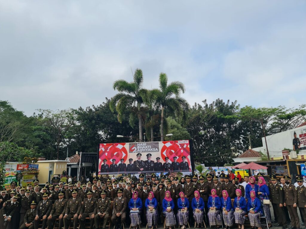 Korp Adhyaksa Kota Malang pose bersama usai pelaksanaan upacara puncak HBA ke 62 (ist)