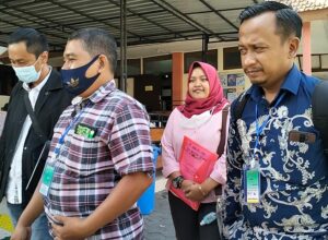 Tim kuasa hukum PT Fadil Rahma Samodra dari Kantor Moerdany & Partner Law Firm, usai menjalani persidangan di Pengadilan Negeri Kota Malang (ft.cholil)